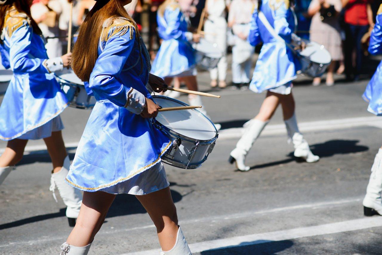 Majorettes en parade : capturer l'instant tout en respectant le droit à l'image.